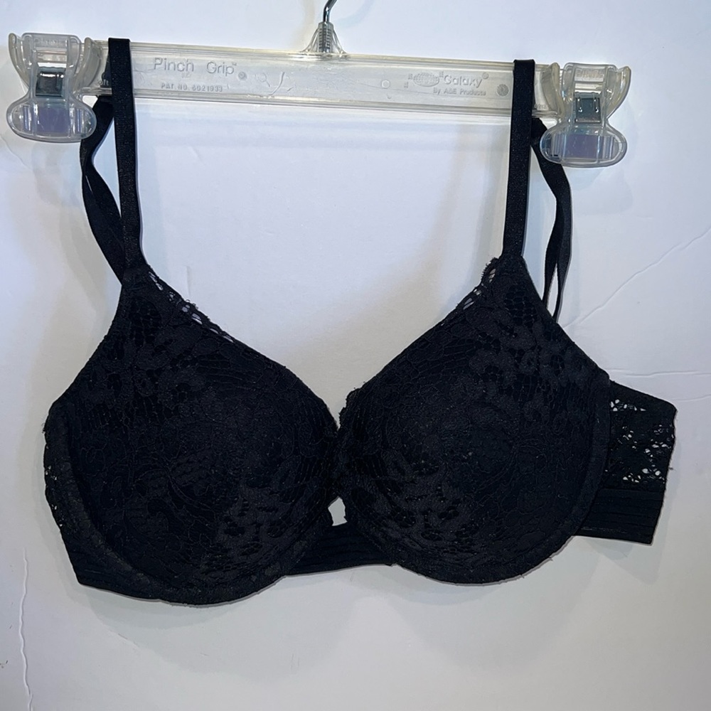 Victorias Secret Bra Womens 36B Black Very Sexy Push Up Lace  padded underwire